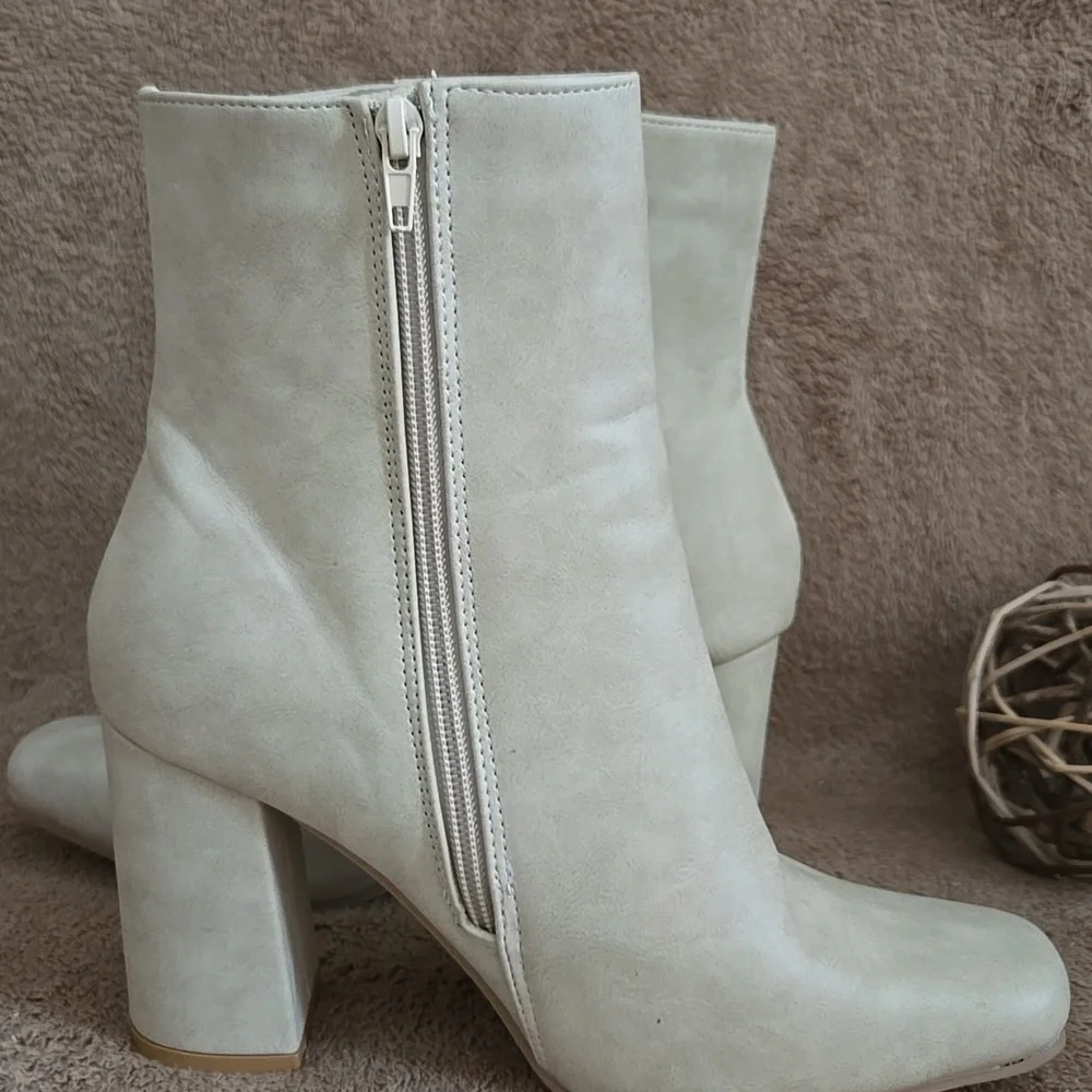 StreetWear Society | Cream Beige Heeled Boots - Picture 5 of 10